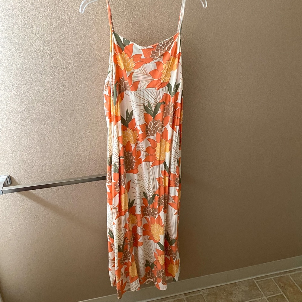 EUC Ava Sky Dress Spell in Peach Palawan